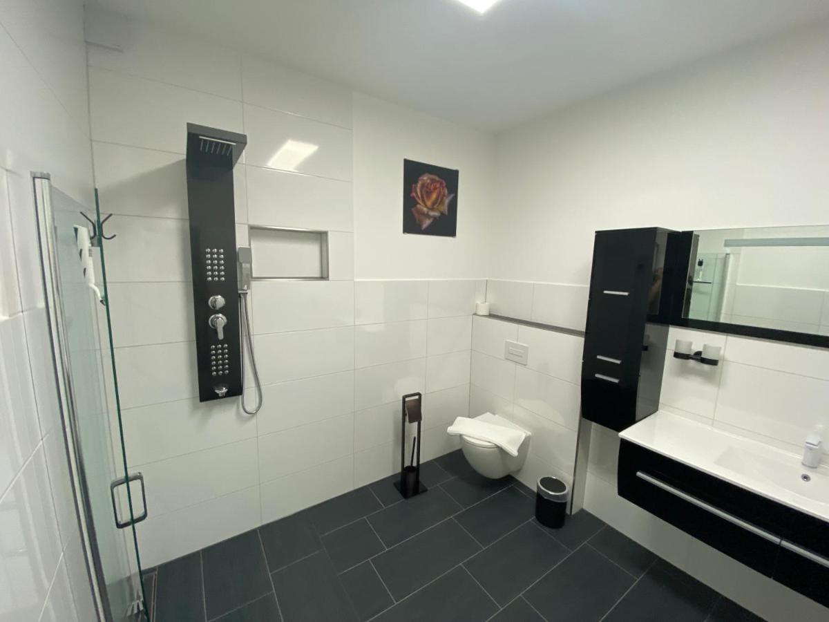 Apartments Saaldorf-Ferienhaus Mit 6 Apartments 45Qm-120Qm Direkt Am Thueringer Meer-Bleilochtalsperre Bad Lobenstein Exterior photo
